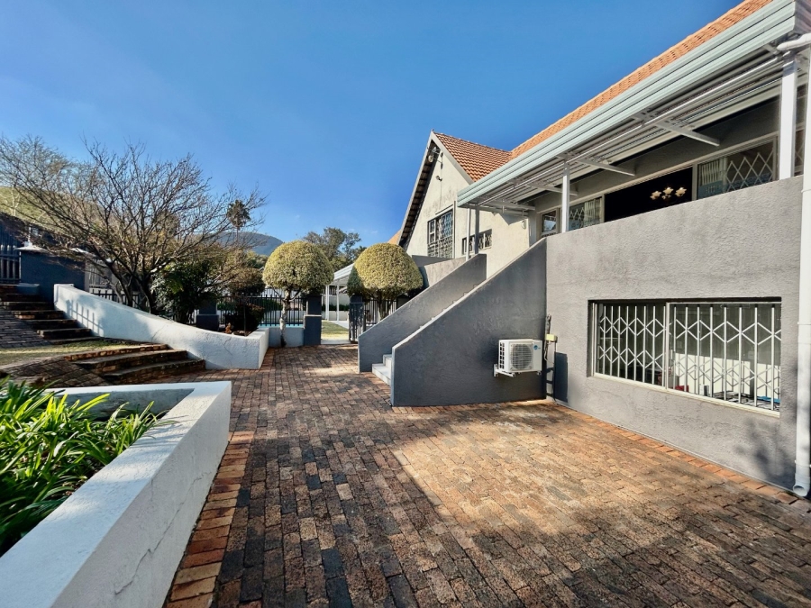 6 Bedroom Property for Sale in Schoemansville North West